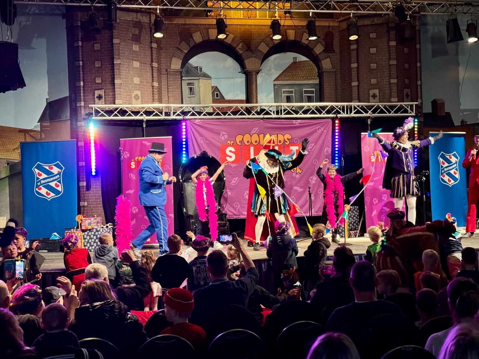 Sinterklaasfeest bij sc Heerenveen in Fanplaza, verzorgd door Sint Nicolaas Centrale