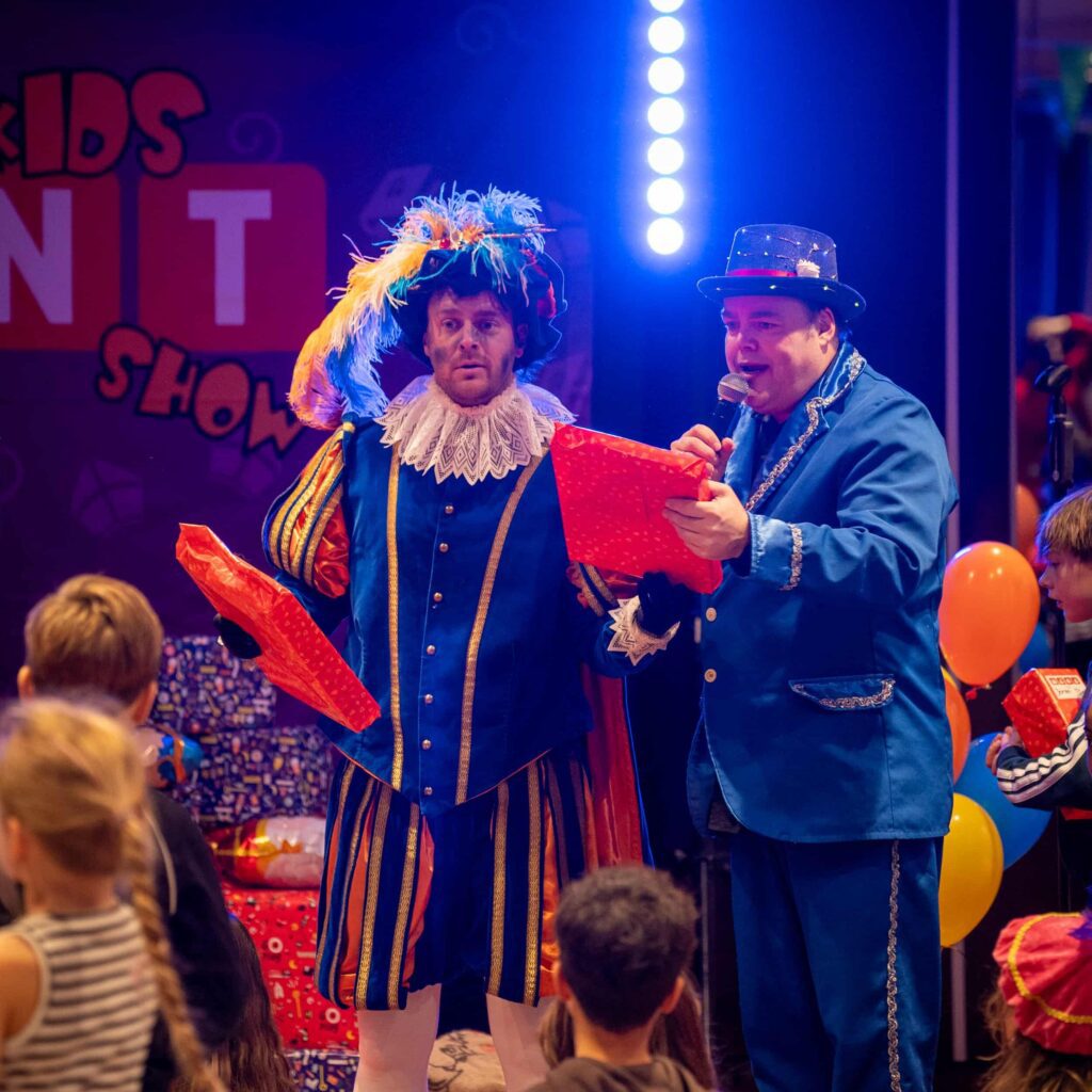 CoolKids Sint Show tijdens het Sinterklaasfeest van UWV in Leeuwarden